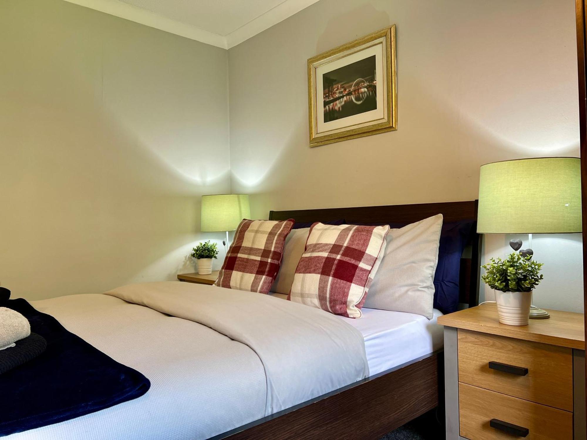 Spacious 2 Bed-Flat In Glasgow City - Free Parking Экстерьер фото