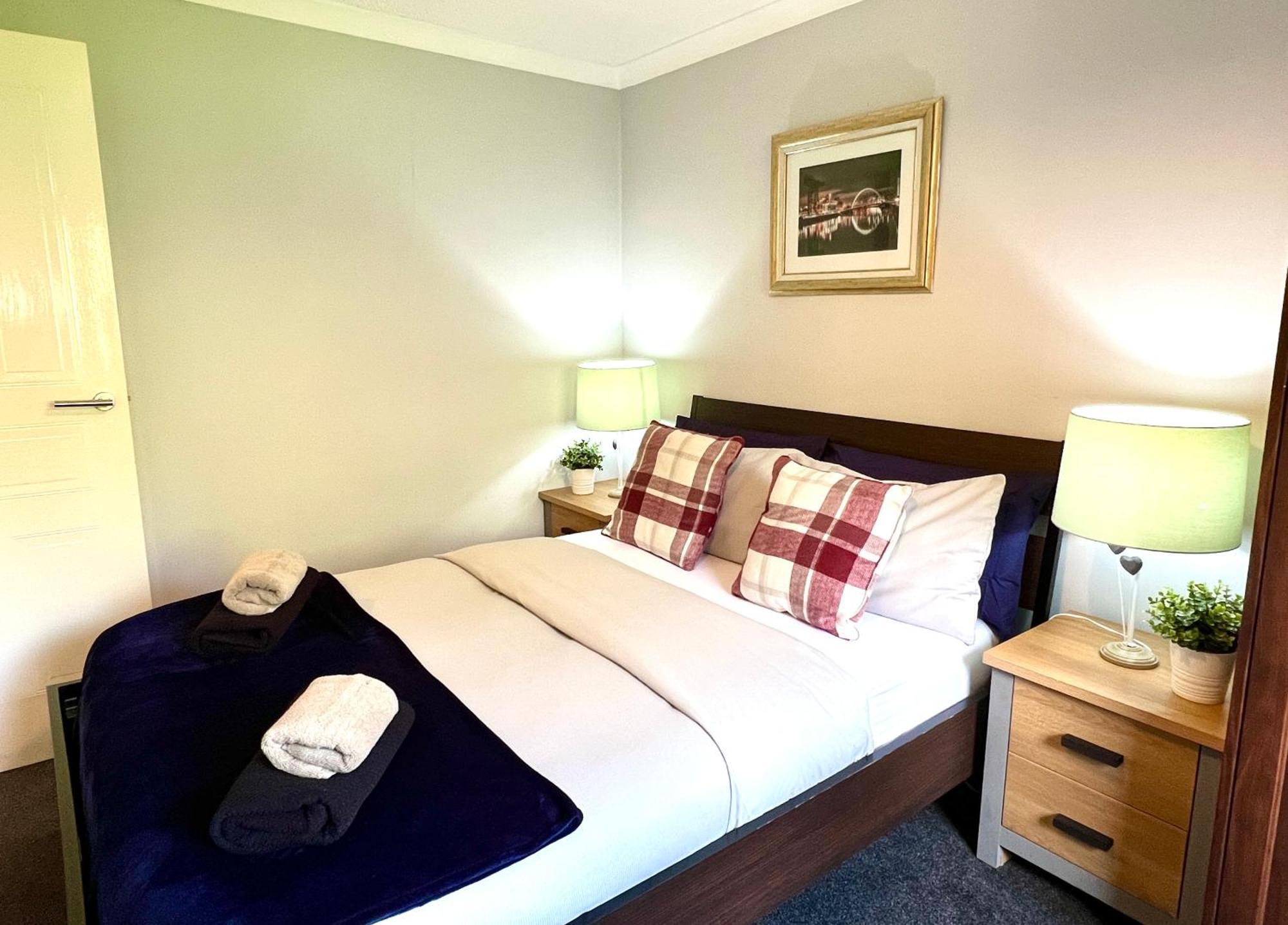 Spacious 2 Bed-Flat In Glasgow City - Free Parking Экстерьер фото