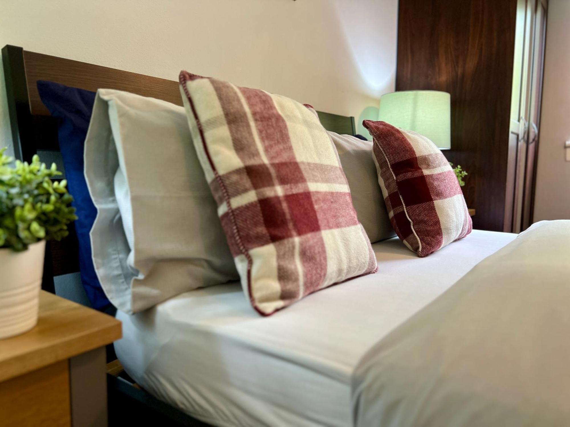 Spacious 2 Bed-Flat In Glasgow City - Free Parking Экстерьер фото