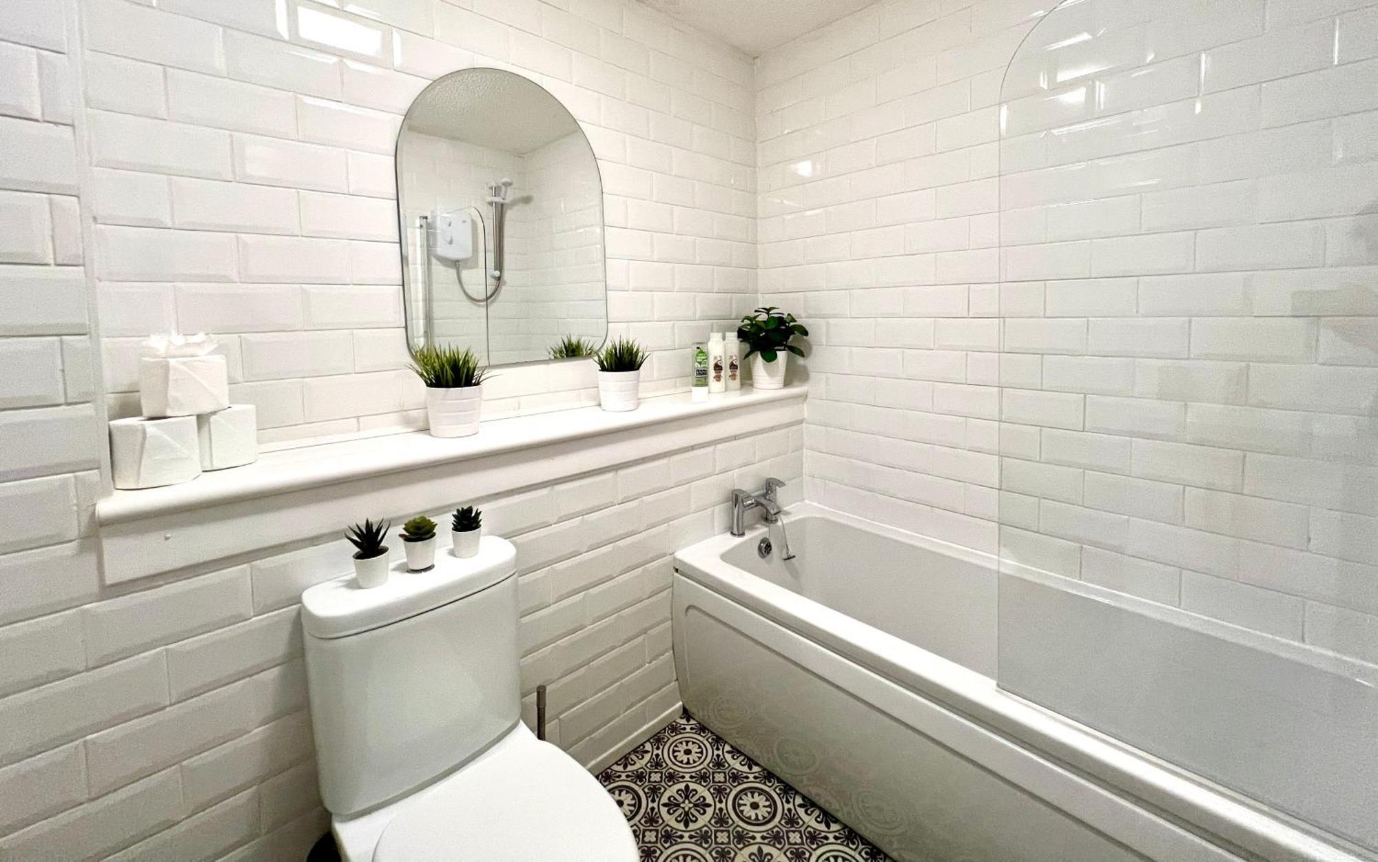 Spacious 2 Bed-Flat In Glasgow City - Free Parking Экстерьер фото