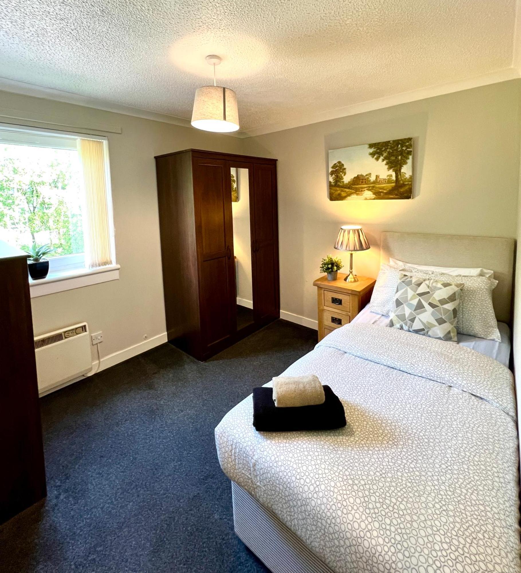 Spacious 2 Bed-Flat In Glasgow City - Free Parking Экстерьер фото